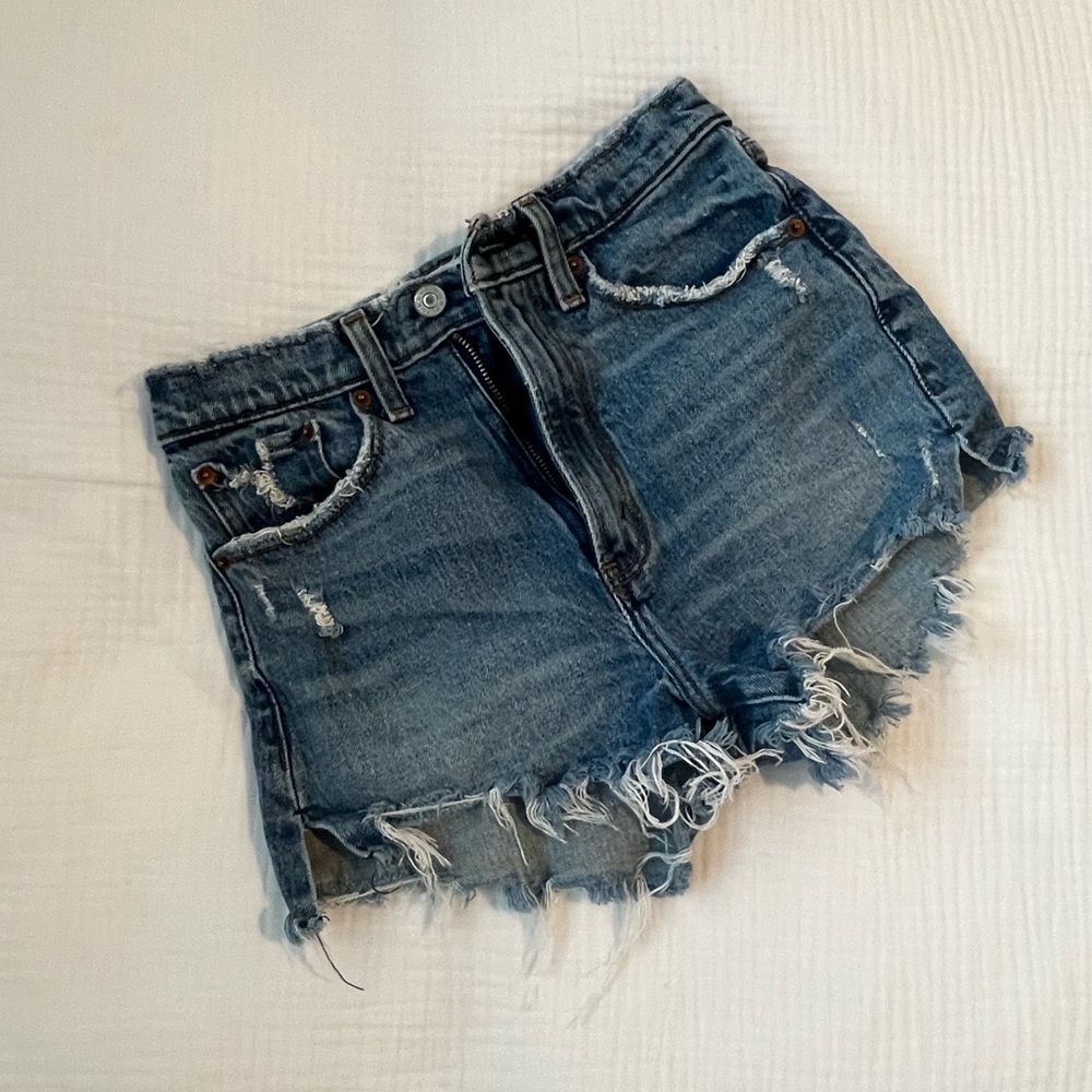 A&F size 24/00 High Rise Mom Short